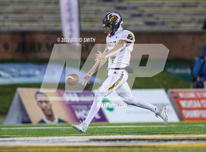 Thumbnail 3 in Liberty North vs. Christian Brothers (MSHSAA Class 6 Championship) photogallery.