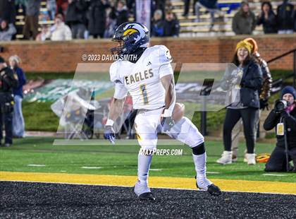 Thumbnail 2 in Liberty North vs. Christian Brothers (MSHSAA Class 6 Championship) photogallery.