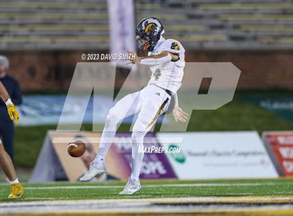 Thumbnail 2 in Liberty North vs. Christian Brothers (MSHSAA Class 6 Championship) photogallery.