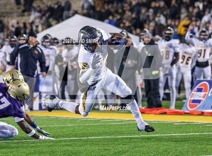 Thumbnail 3 in Liberty North vs. Christian Brothers (MSHSAA Class 6 Championship) photogallery.