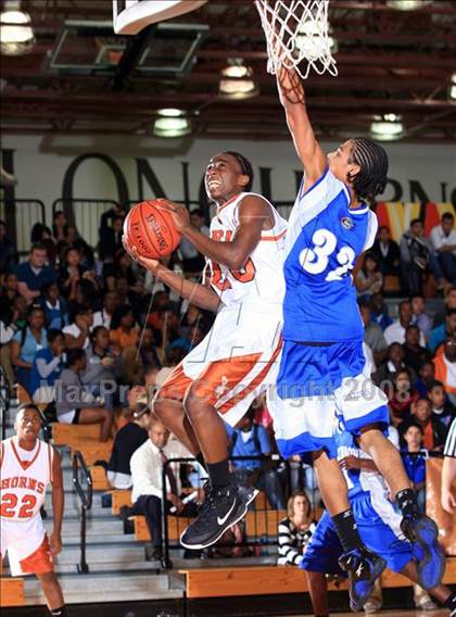 Thumbnail 3 in Dickinson vs. Dobie (McDonald’s Texas Invitational) photogallery.