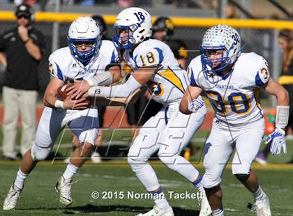 Thumbnail 1 in Collegiate vs. Garden Plain (KSHSAA 3A 2nd Round) photogallery.