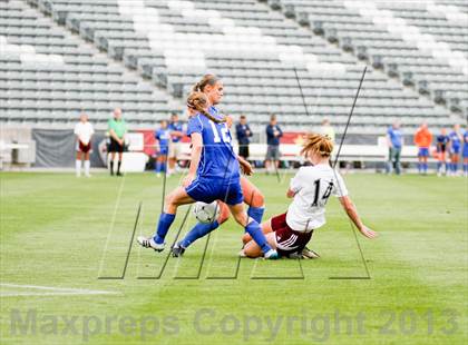 Thumbnail 2 in Cheyenne Mountain vs. Broomfield (CHSAA 4A Final) photogallery.