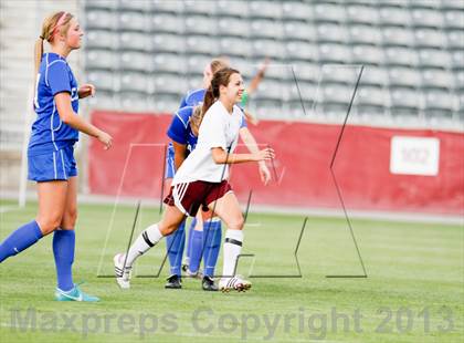 Thumbnail 2 in Cheyenne Mountain vs. Broomfield (CHSAA 4A Final) photogallery.