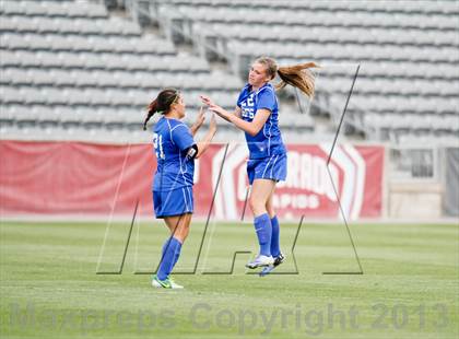 Thumbnail 3 in Cheyenne Mountain vs. Broomfield (CHSAA 4A Final) photogallery.