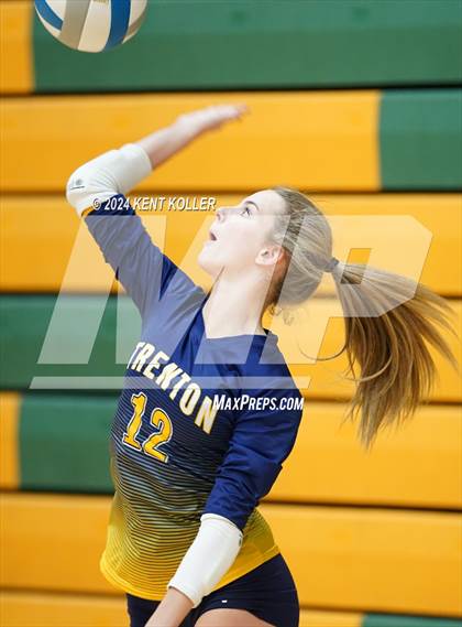 Thumbnail 2 in Trenton @ Notre Dame Prep photogallery.