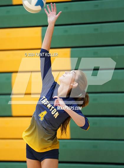 Thumbnail 3 in Trenton @ Notre Dame Prep photogallery.