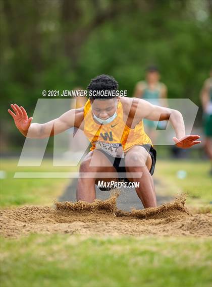 Thumbnail 1 in Kentucky Country Day Quad Meet photogallery.