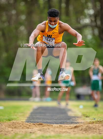 Thumbnail 3 in Kentucky Country Day Quad Meet photogallery.