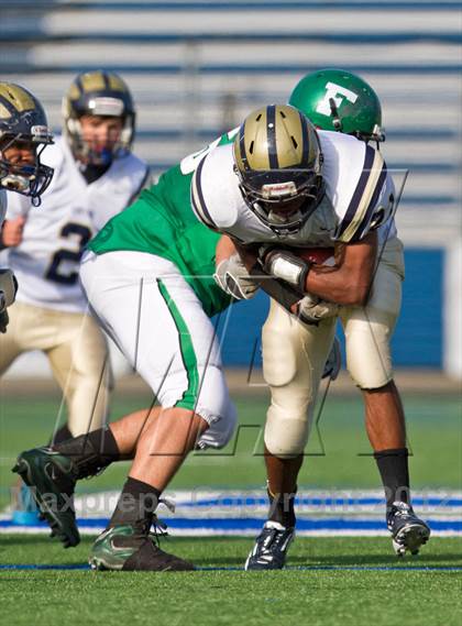 Thumbnail 2 in Farmingdale vs. Baldwin (Nassau County Conference 1 Final) photogallery.