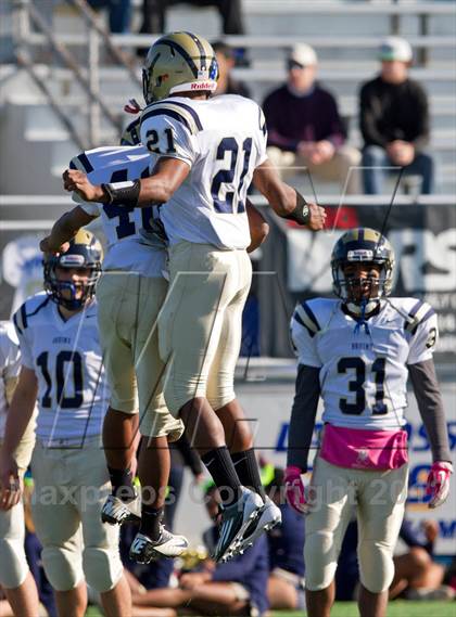 Thumbnail 3 in Farmingdale vs. Baldwin (Nassau County Conference 1 Final) photogallery.