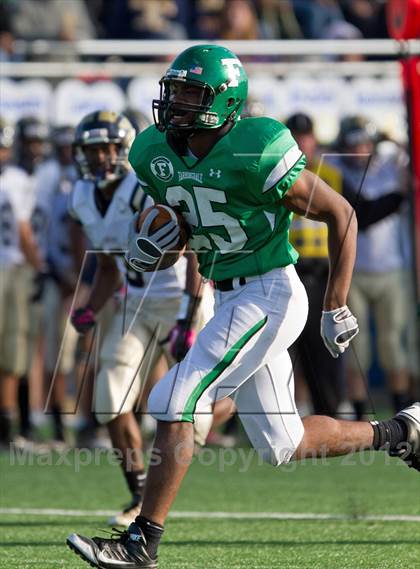 Thumbnail 3 in Farmingdale vs. Baldwin (Nassau County Conference 1 Final) photogallery.