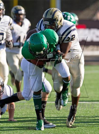 Thumbnail 2 in Farmingdale vs. Baldwin (Nassau County Conference 1 Final) photogallery.