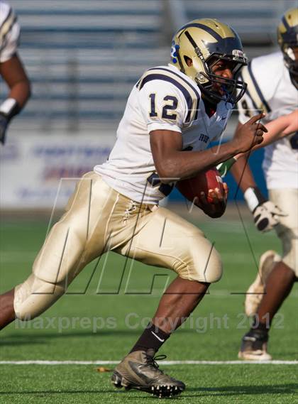 Thumbnail 1 in Farmingdale vs. Baldwin (Nassau County Conference 1 Final) photogallery.
