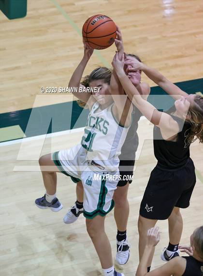 Thumbnail 3 in Westfield vs. Mt. Vernon photogallery.