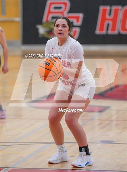 Thumbnail 2 in Sunnyside @ Boulder Creek (AIA-6A Round 2 Playoff) photogallery.