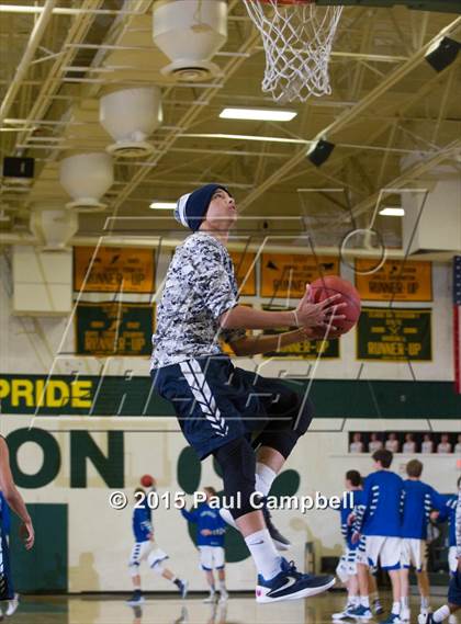 Thumbnail 1 in Tempe vs New Trier (Horizon Holiday Hoops Tournament) photogallery.
