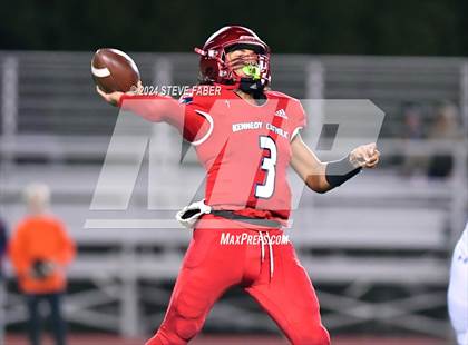 Thumbnail 3 in Gonzaga Prep @ Kennedy Catholic (WIAA 4A Quarterfinal) photogallery.