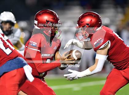 Thumbnail 2 in Gonzaga Prep @ Kennedy Catholic (WIAA 4A Quarterfinal) photogallery.