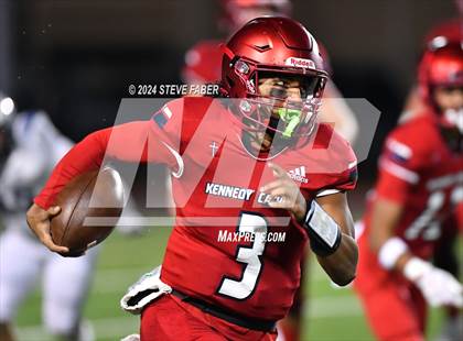 Thumbnail 3 in Gonzaga Prep @ Kennedy Catholic (WIAA 4A Quarterfinal) photogallery.