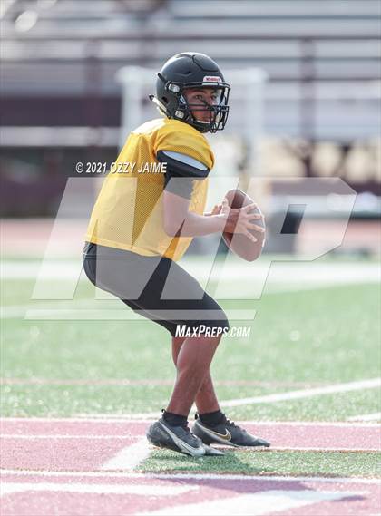 Thumbnail 3 in Lytle @ San Antonio Christian (Scrimmage) photogallery.