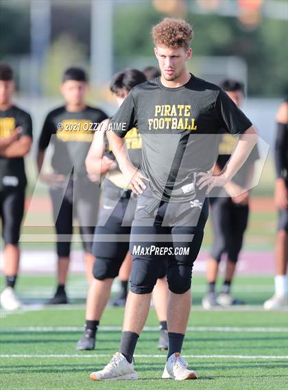 Thumbnail 2 in Lytle @ San Antonio Christian (Scrimmage) photogallery.