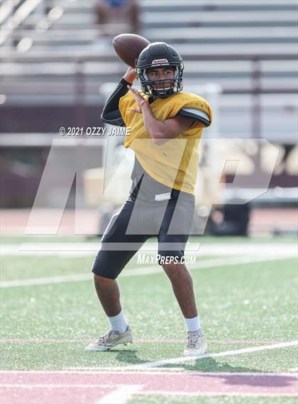 Thumbnail 2 in Lytle @ San Antonio Christian (Scrimmage) photogallery.