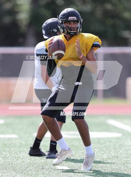 Thumbnail 2 in Lytle @ San Antonio Christian (Scrimmage) photogallery.