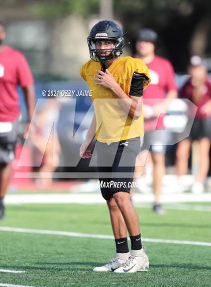 Thumbnail 2 in Lytle @ San Antonio Christian (Scrimmage) photogallery.