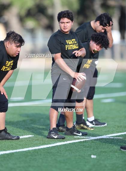 Thumbnail 2 in Lytle @ San Antonio Christian (Scrimmage) photogallery.