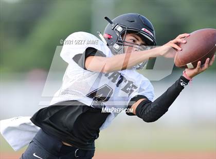 Thumbnail 3 in Lytle @ San Antonio Christian (Scrimmage) photogallery.