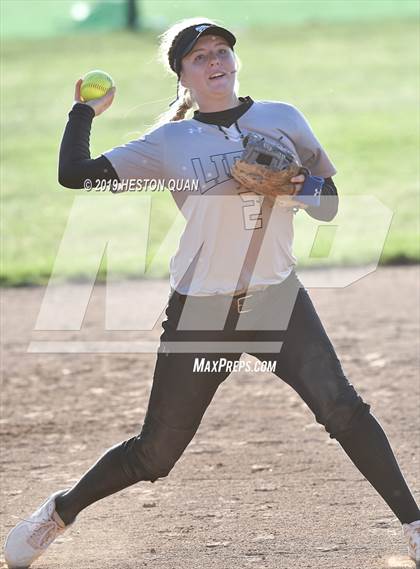 Thumbnail 1 in Mountain View vs. Santiago (Michelle Carew Classic) photogallery.