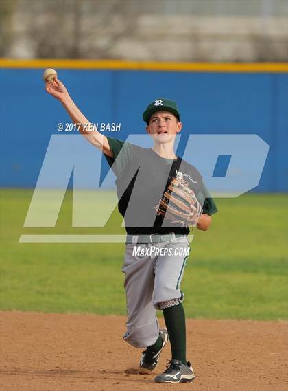 Thumbnail 3 in Royal @ Camarillo photogallery.