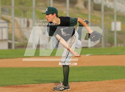 Thumbnail 3 in Royal @ Camarillo photogallery.