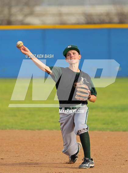 Thumbnail 1 in Royal @ Camarillo photogallery.