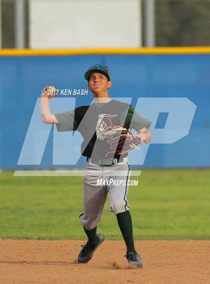 Thumbnail 2 in Royal @ Camarillo photogallery.