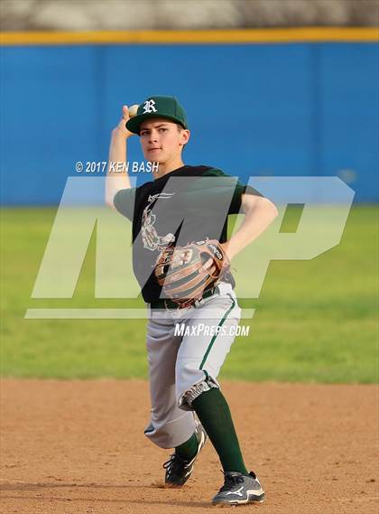 Thumbnail 3 in Royal @ Camarillo photogallery.