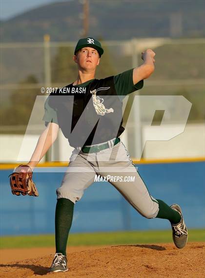 Thumbnail 3 in Royal @ Camarillo photogallery.