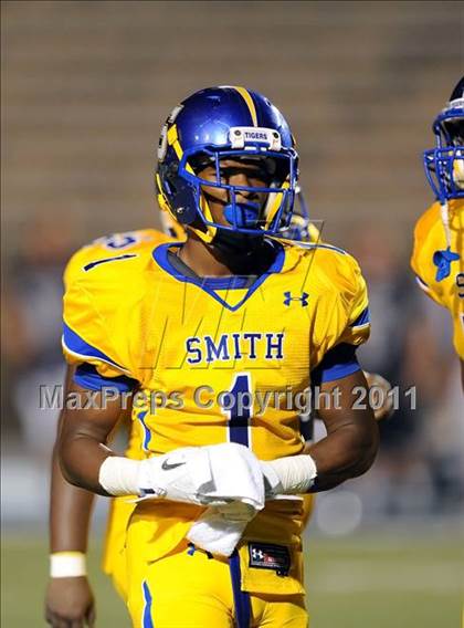 Thumbnail 3 in Gilman vs. Oscar Smith (I-95 Kickoff Classic) photogallery.