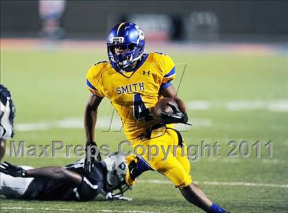 Thumbnail 1 in Gilman vs. Oscar Smith (I-95 Kickoff Classic) photogallery.