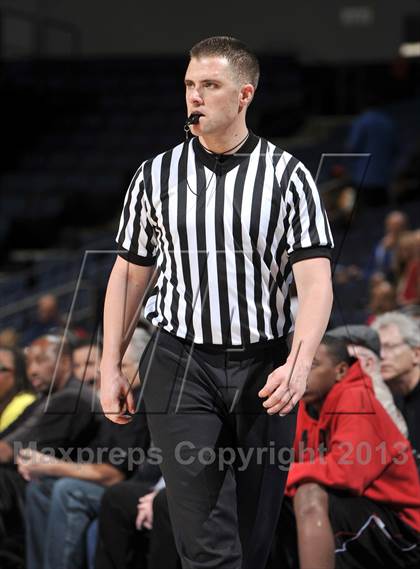 Thumbnail 2 in JW North vs. Redondo Union (CIF SoCal Regional D2 Final) photogallery.