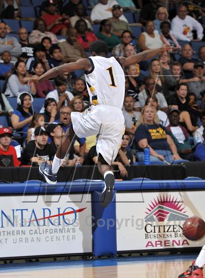 Thumbnail 2 in JW North vs. Redondo Union (CIF SoCal Regional D2 Final) photogallery.