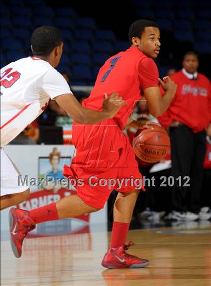 Thumbnail 3 in Lutheran vs. Serra (CIF SS D4AA Final) photogallery.