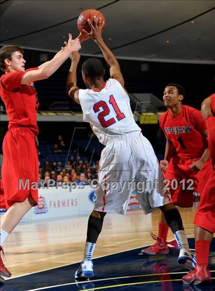 Thumbnail 2 in Lutheran vs. Serra (CIF SS D4AA Final) photogallery.