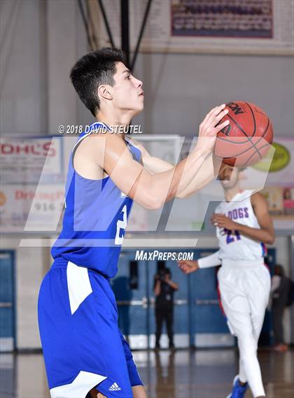 Thumbnail 2 in Davis vs. Folsom (Folsom Bulldog Classic) photogallery.