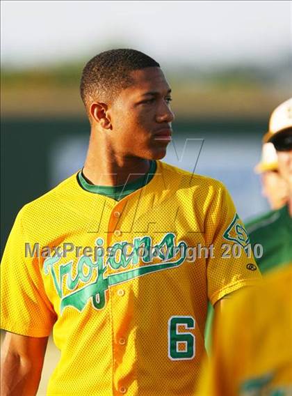 Thumbnail 3 in Rockwall-Heath vs Smith (Texas 4A Region ll Playoffs)  photogallery.