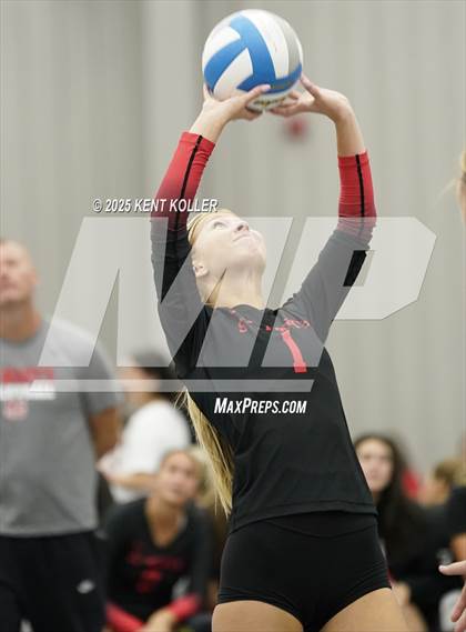 Thumbnail 2 in Dexter vs. St. Mary's Prep (Program Cup) photogallery.