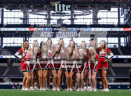 Thumbnail 2 in Muenster vs. Shiner (UIL 2A D1 Football Final) photogallery.