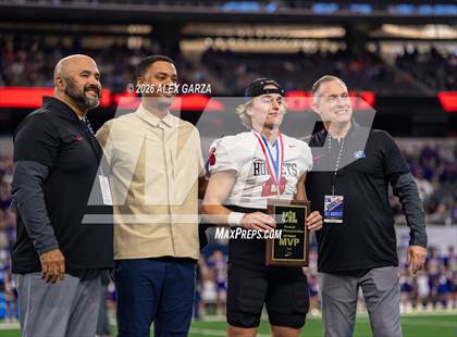 Thumbnail 1 in Muenster vs. Shiner (UIL 2A D1 Football Final) photogallery.