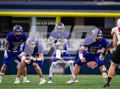 Thumbnail 2 in Muenster vs. Shiner (UIL 2A D1 Football Final) photogallery.